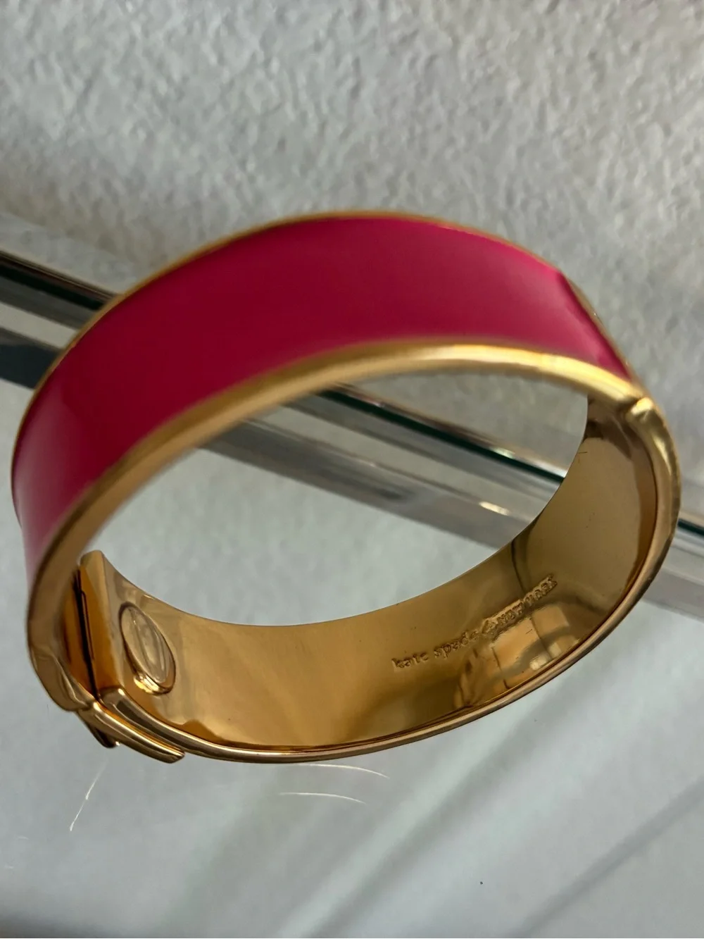 💖 Kate Spade S Hot Pink Gold Cuff Bracelet Pyramid Stud - Picture 4 of 7